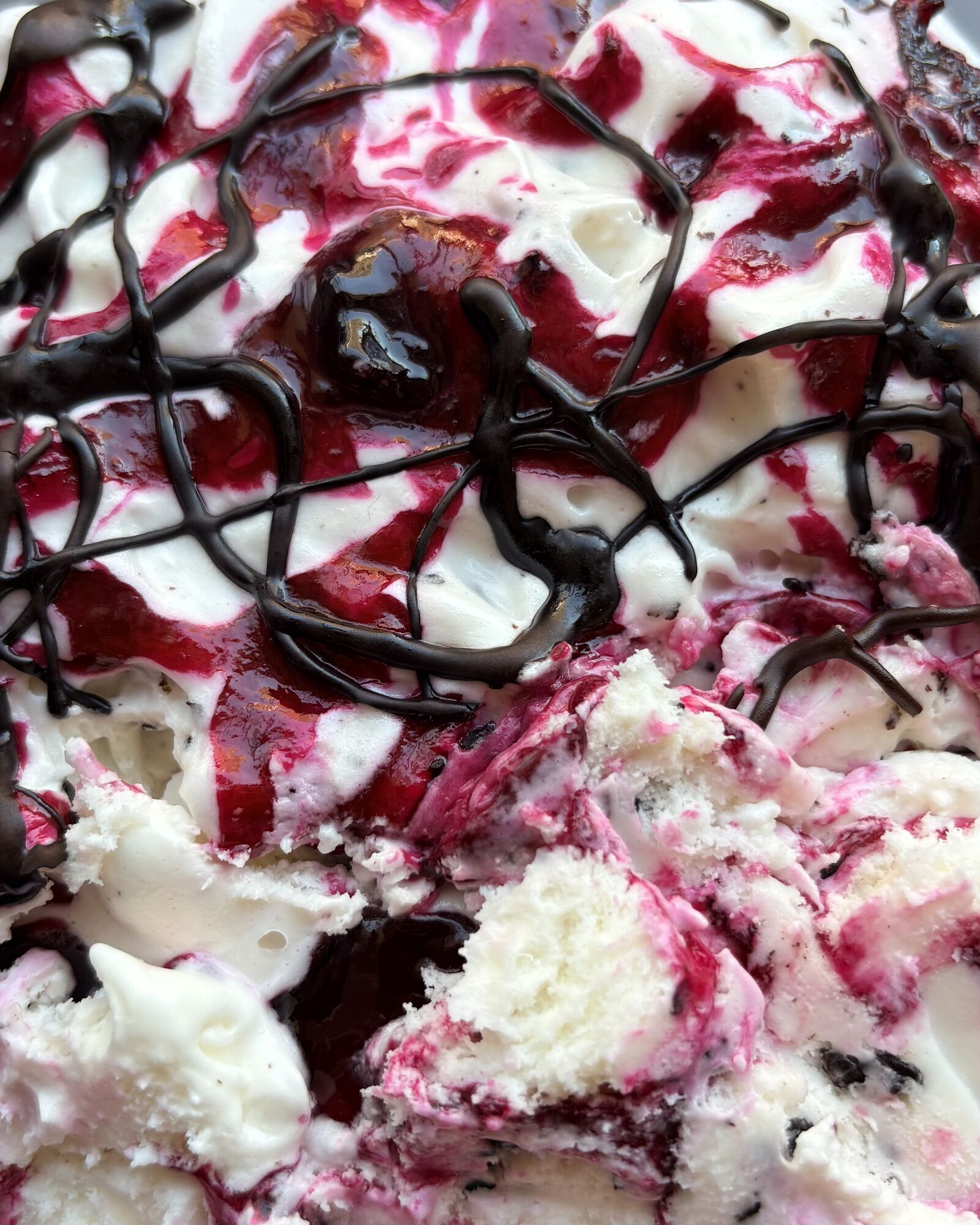 Παγωτό Black Forest με βύσσινο